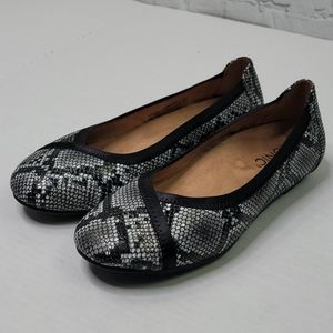 Vionic Caroll snakeskin leather flats